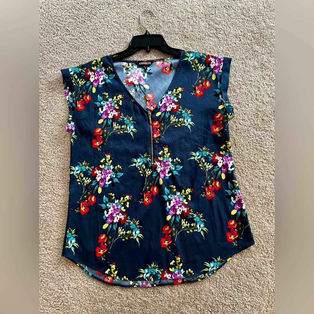 EXPRESS Floral Top